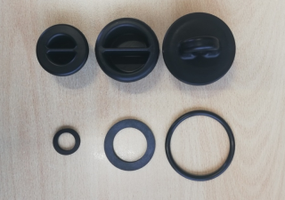 Schrauben u. Dichtungen f. Übungs- u Rettungspuppe
